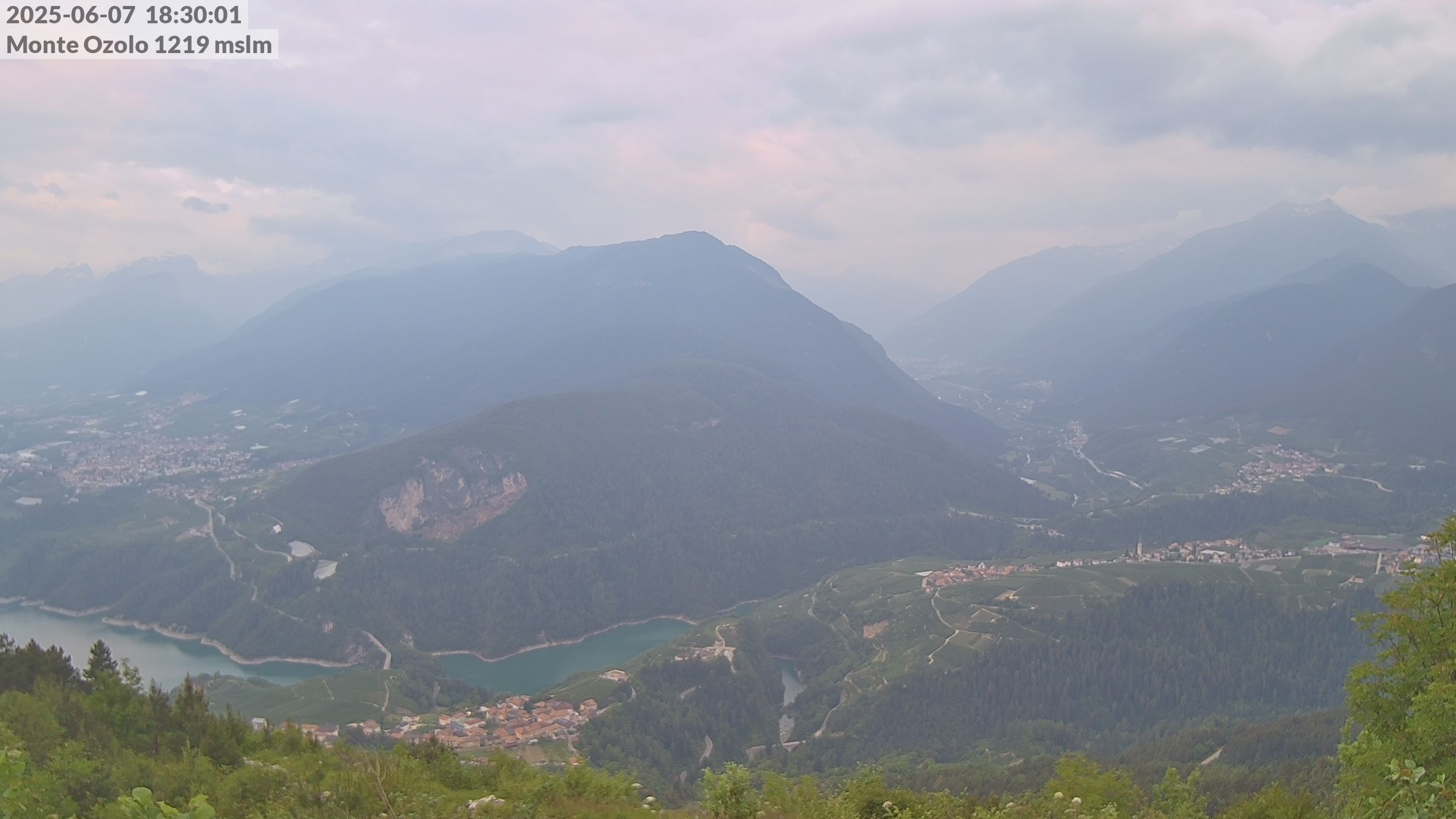 immagine della webcam nei dintorni di Cortaccia sulla Strada del Vino: webcam Novella