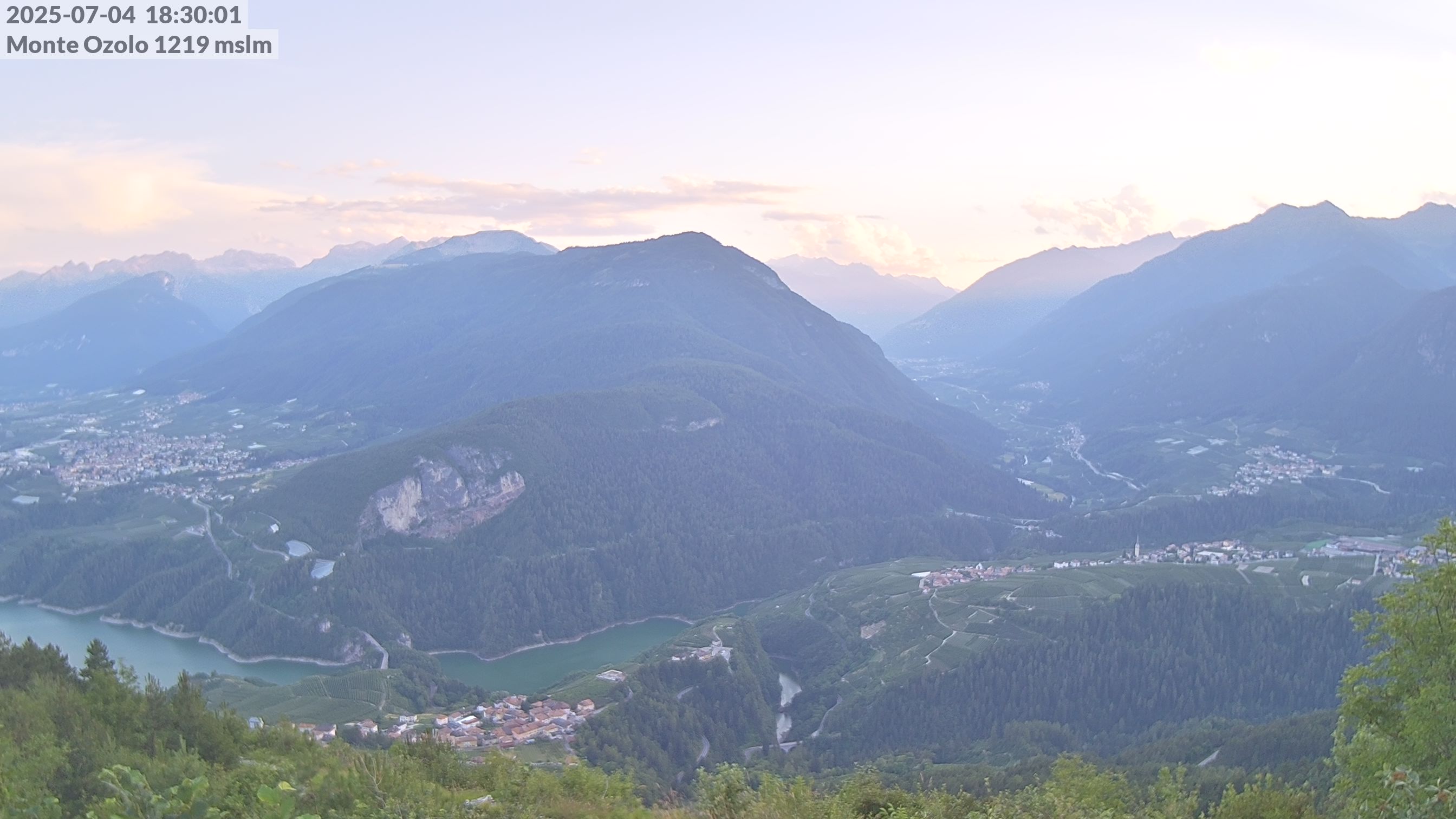 immagine della webcam nei dintorni di Caldaro sulla Strada del Vino: webcam Novella